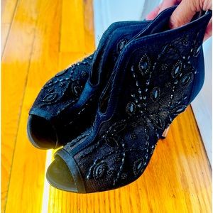 Bebg Maxazra size 6 booty